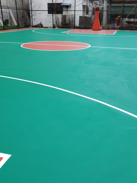 泰宁 球场长期使用易出现地面开裂